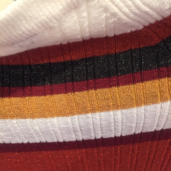 H&M Divided Short Sleeve Sweater Top - Picture 5 of 5